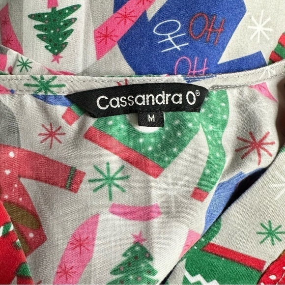 Cassandra O Christmas Scrub Top Women’s Size M - Picture 8 of 8